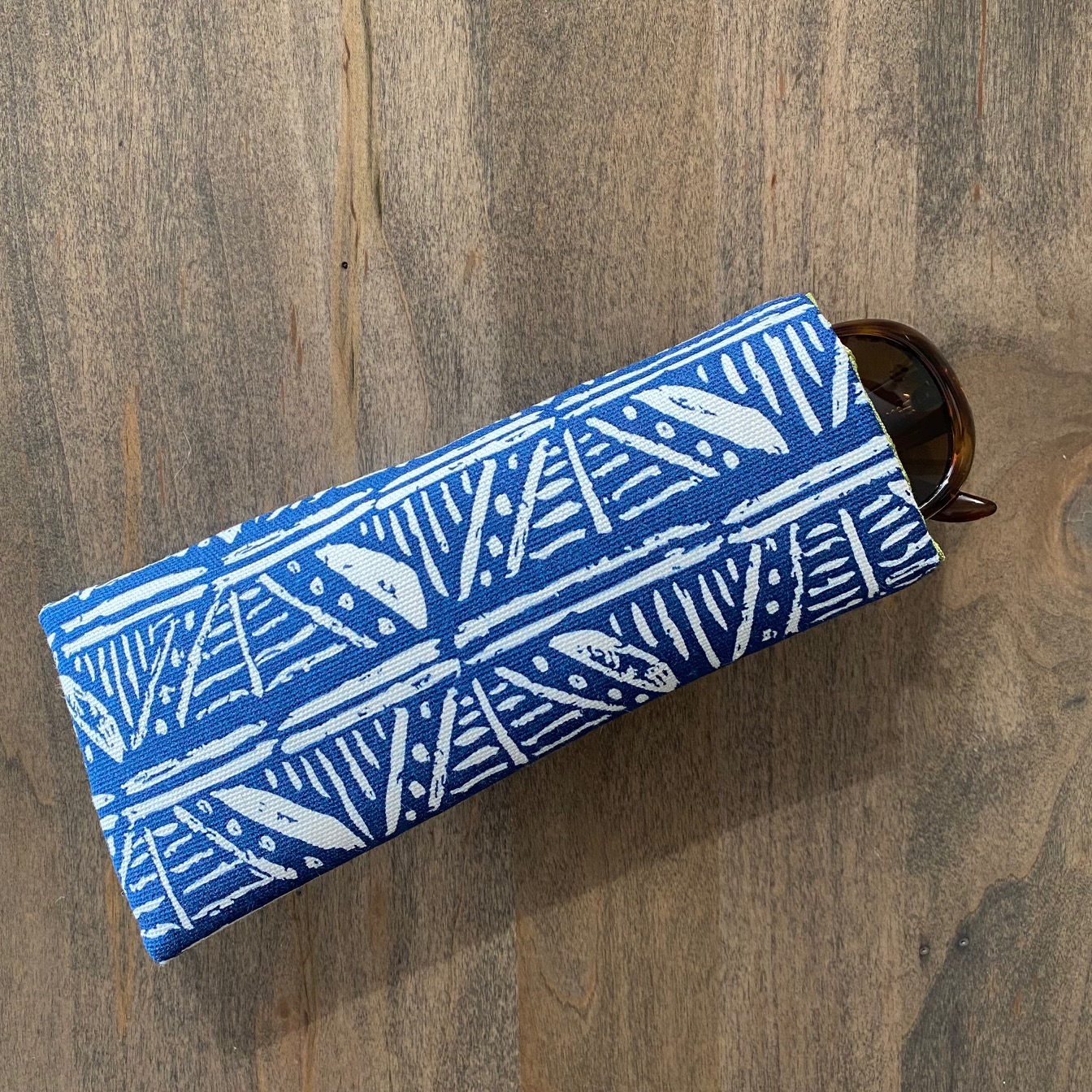 Handmade In London Eyeglass Case 8 Curiosities Gift Shop