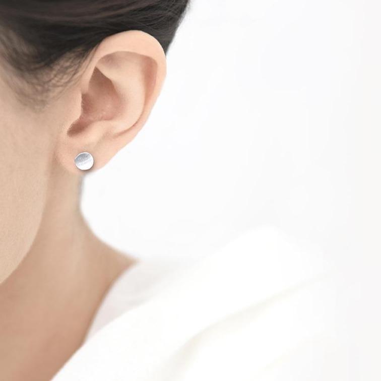 Petite Dot earrings Petite Dot earrings