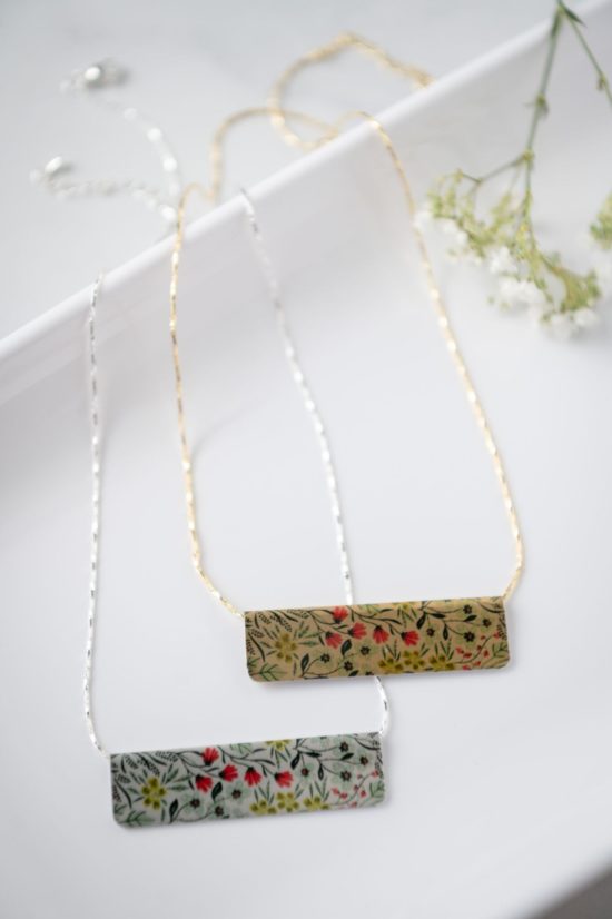 Giftologie - Bar Necklace / Sweet Meadow