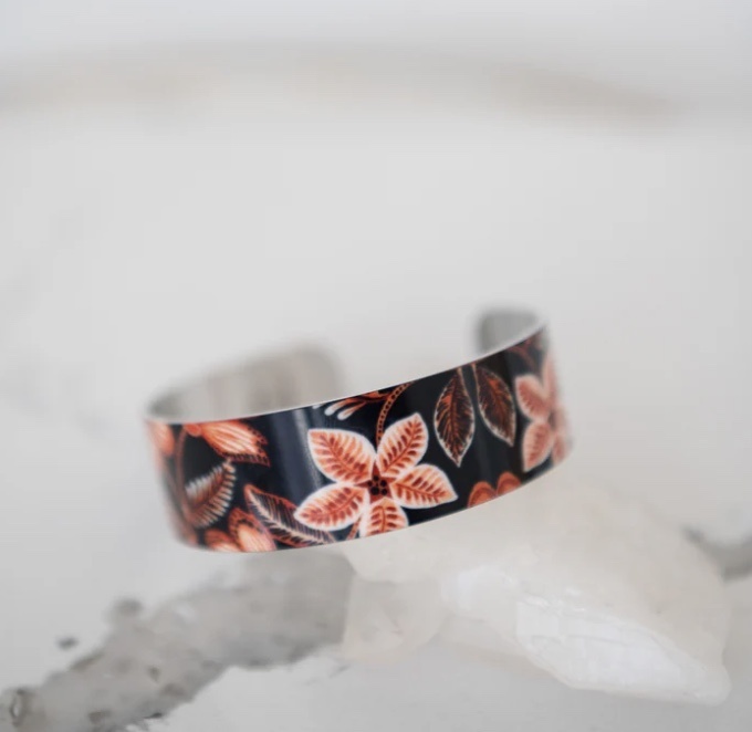 Giftologie - Cuff / Autumn Spice | Curiosities Gift Shop | Giftologie - Cuff / Autumn Spice